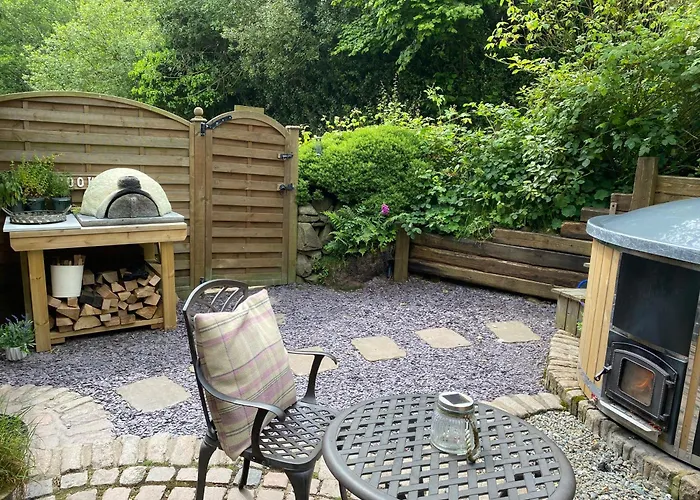 Rita\'S Luxury Retreat With Swedish Hot Tub And Wood Fuelled Pizza Oven