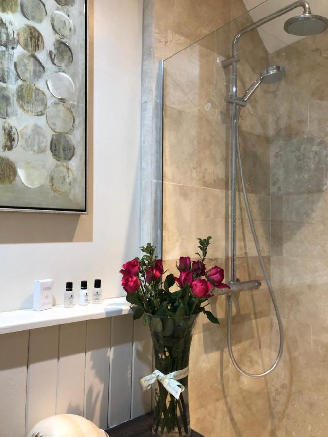 Ferienhaus Rita's Luxury Retreat With Swedish Hot Tub And Wood Fuelled Pizza Oven Shrewsbury